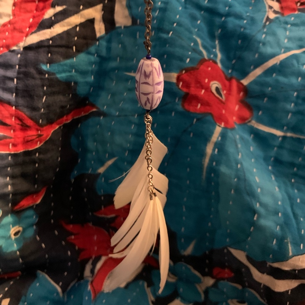 Beaded feather necklace - Picture 8 of 10
